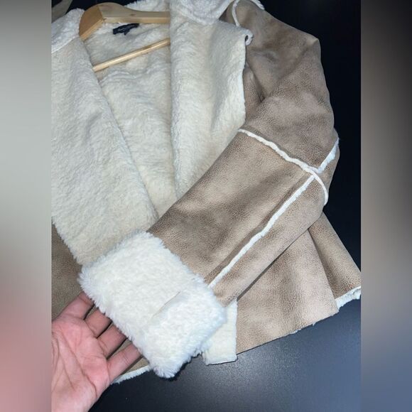 Splendid For Revolve Delancey Faux Fur Jacket in Champagne Size Medium EUC - Picture 5 of 8